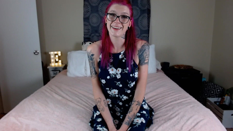 Missellie8: Bully Me in Bed