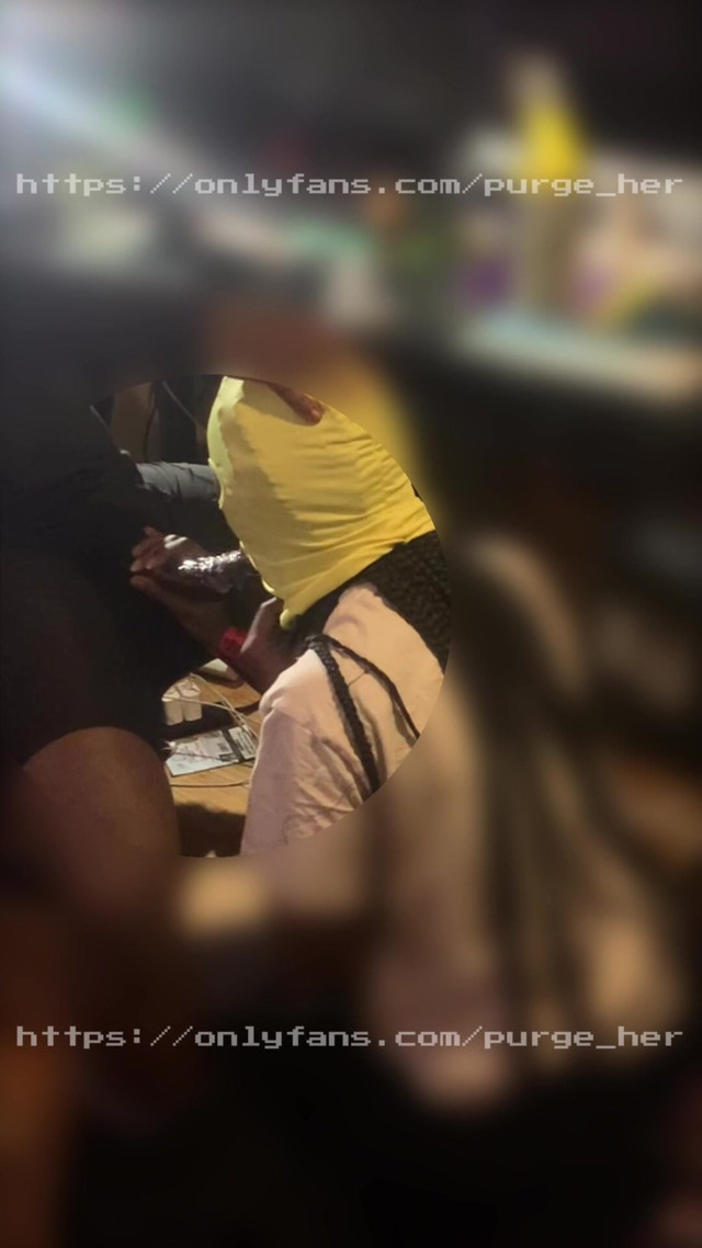 She Got Caught Drooling on My Dick (Banana Clips) She Got Caught Drooling on My Dick (Banana Clips)