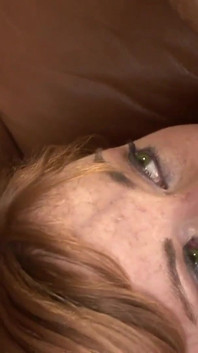 Allison Wyte cieszy się dużym wytryskiem w dupie