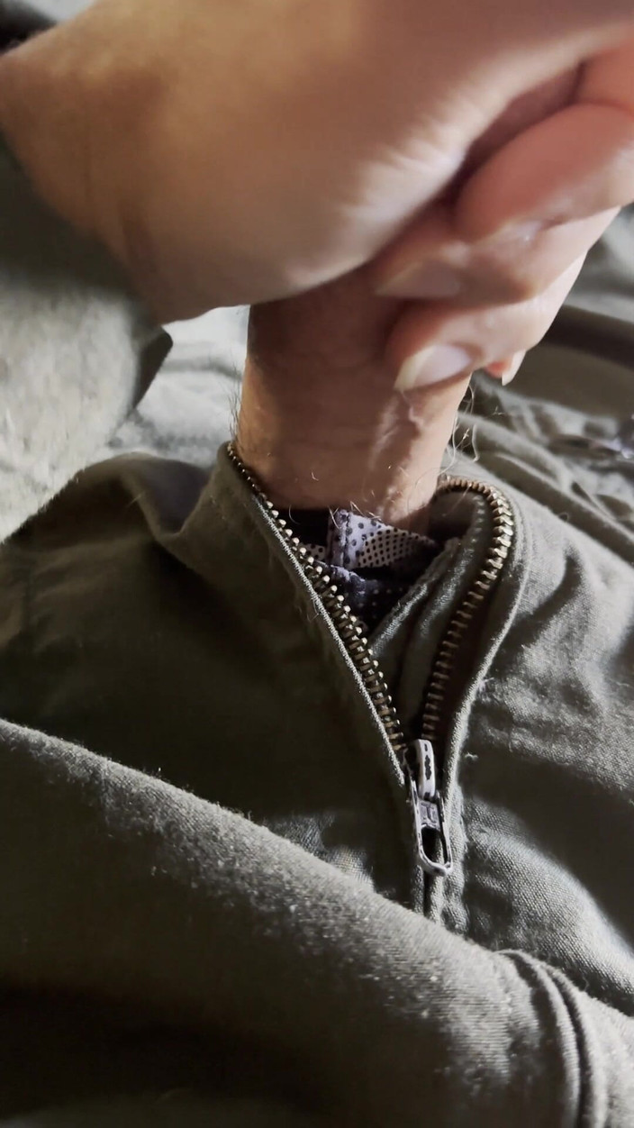 Gay Soldier Stuff: Calda sessione di masturbazione con me così eccitato che ho...
