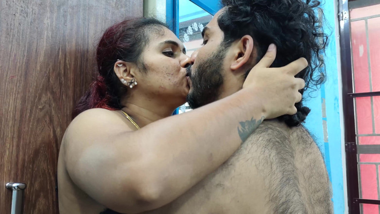 Vaigavarun45: Navel Suck with Lip Lock in Innner Wears Only