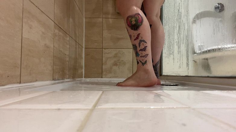 Miss Valentina: Pemandangan Kaki mandi