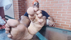 Soft Soleman: Banyodan Sonra Ayak Tabanlarıma Dokun ve Kokla (2025)