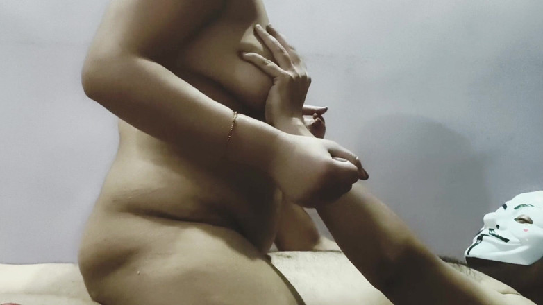 Riya Jannu: Desi Bhabhi Apne Suatele Bhai Ke Sath Chudai Karte Pakdi...