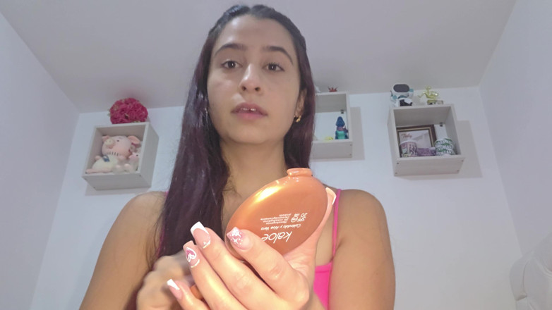 alexia twerk videos: Cewek itu ngajarin make up tapi dia menyembunyikan sesuatu