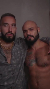 2 cazzi grossi tag squadra muscolosa culo hardcore sborrata