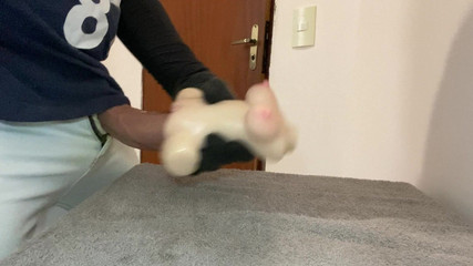 Greedy truck: Spolupracovnice s těsnou kundičkou říká ne kondomům během tajného výletu