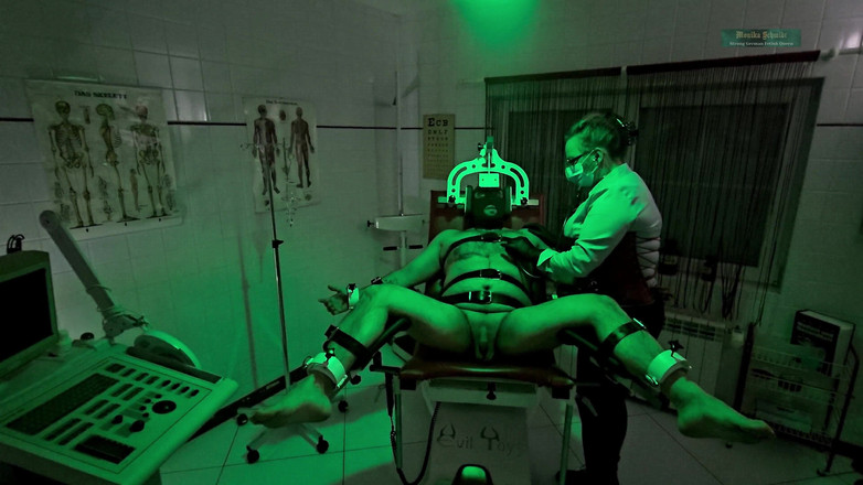 Strict Senz: Ústav lékařské péče oprav první vyšetření