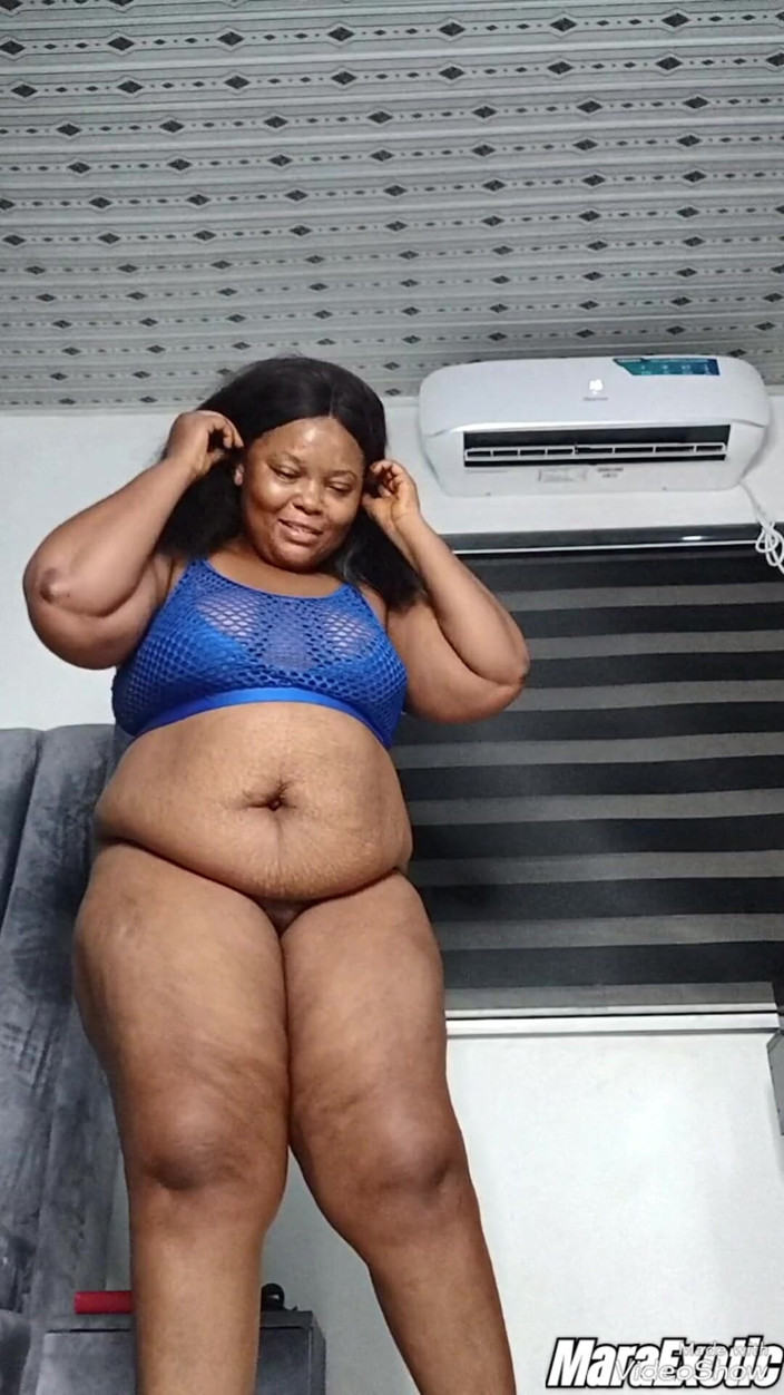 Mara Exotic: 뚱뚱한 배 페티쉬 서 있는 오르가즘 자위