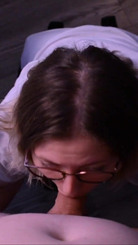 Sexy sekretářka má ústa