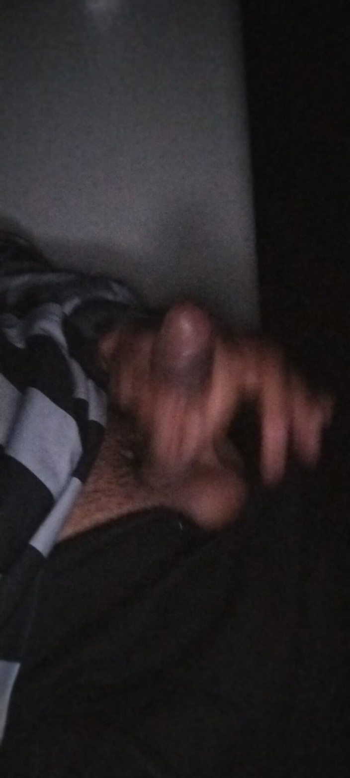 AlexAlejandro13: In the Mitle Dick