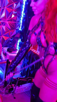 ホットなゴススラットがセックステープでセックス パート1