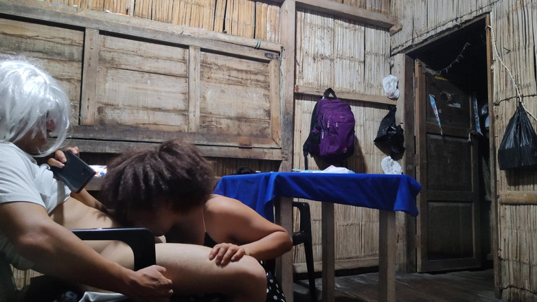 Martin13: 继母说她会奖励我一个很棒的口交，她做到了