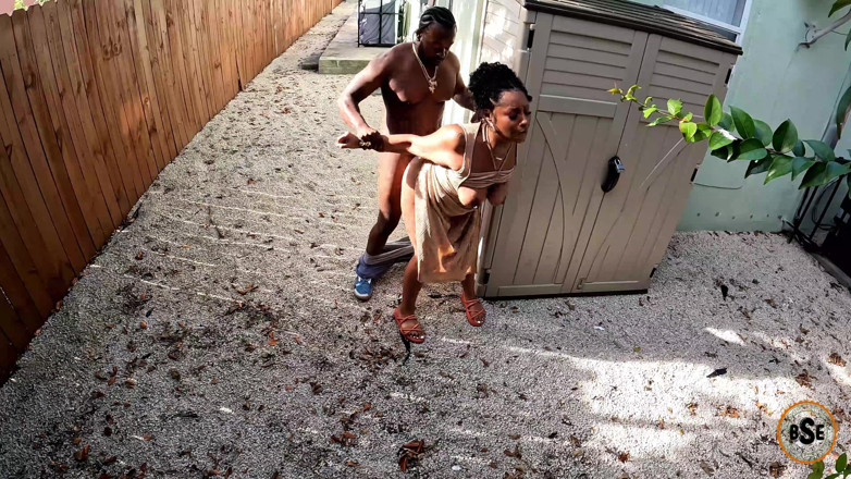 Blackstar xxx: Casal Foi Pego Fodendo Fora Na Câmera