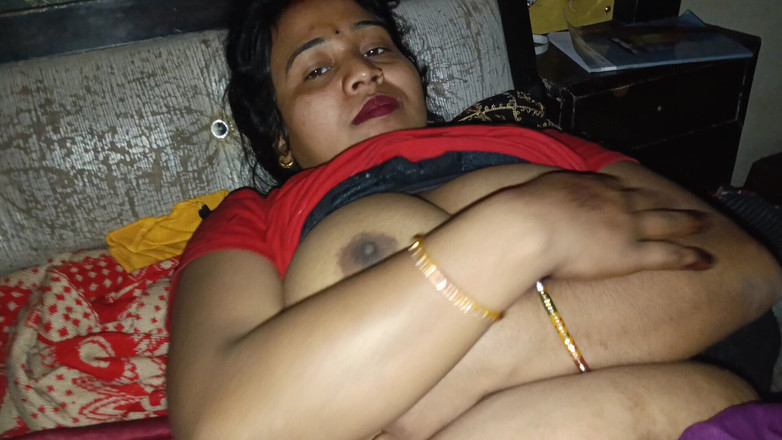 Pinkyrani2333: Pinky bhabhi se met un doigt dans la chatte et...
