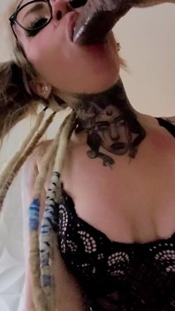 Vackert med Dreadlocks - het deepthroat och doggystyle jävla tills creampie