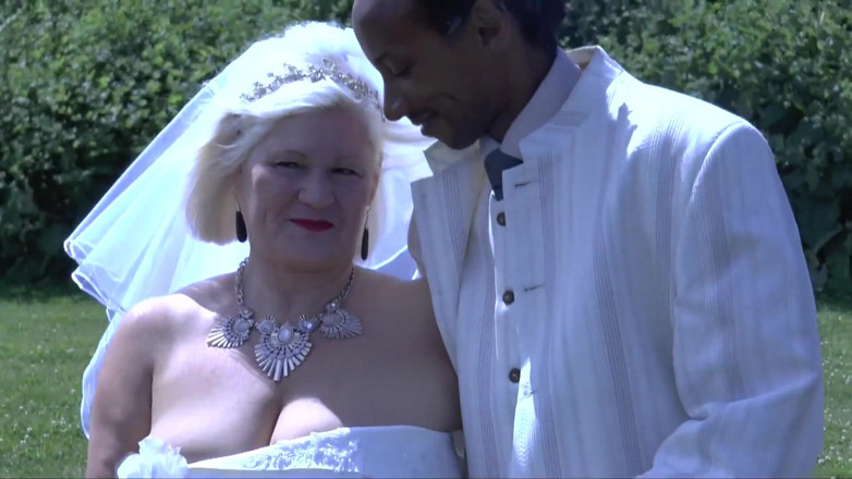 Big Boobs6: El ensayo caliente de la boda