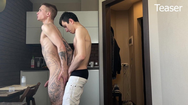 Max Gen: Two Fucking Twinks