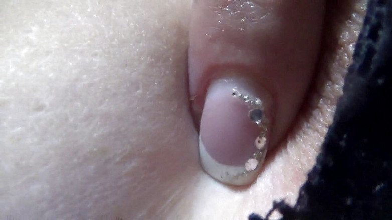 Sexy Milf: Saya akan menyembunyikan badan kecil awak dari teman wanita saya...