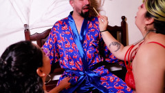 Eddie Queens: Kesepian dua suster ini berujung jilat tubuhku sampai aku merenggut...