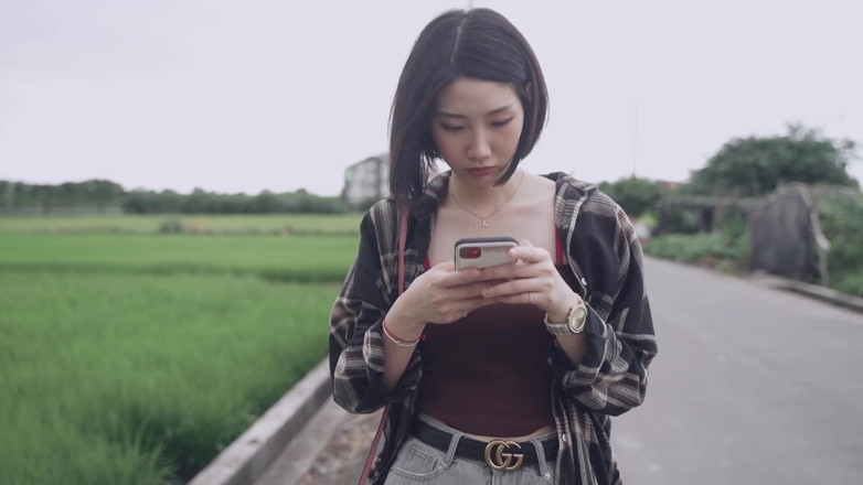 Asian Milfs n Teens: Çinli porno yıldızı bir hayranını memnun ediyor - sapık orta yaşlı...