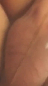 Ahegao Tgirl streichelt überall pulsierenden schwanz und leckende precum