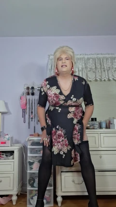 Zwarte panty en zwart oma-slipje