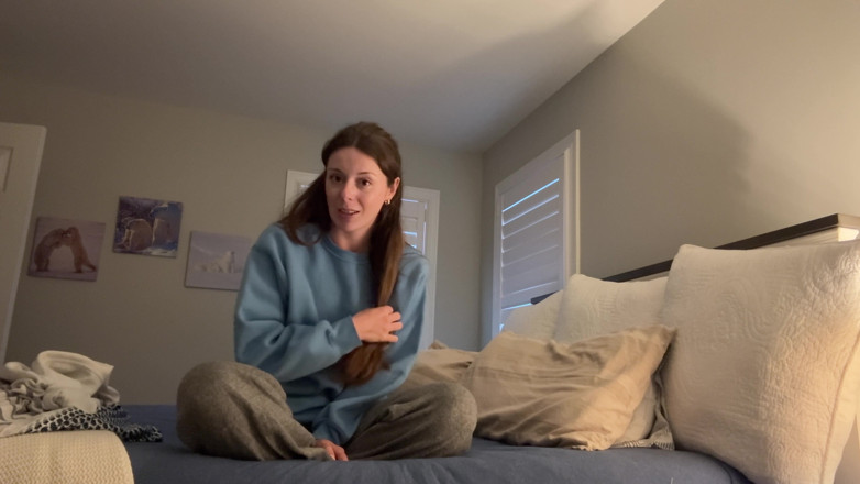Nadia Foxx: Pegando sua meia-irmã transando com travesseiro