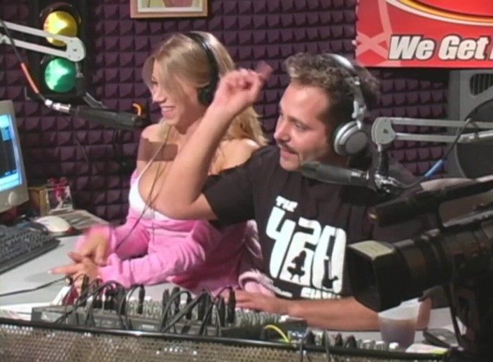 The Classic Archives: She seems to get turned on by the live broadcast