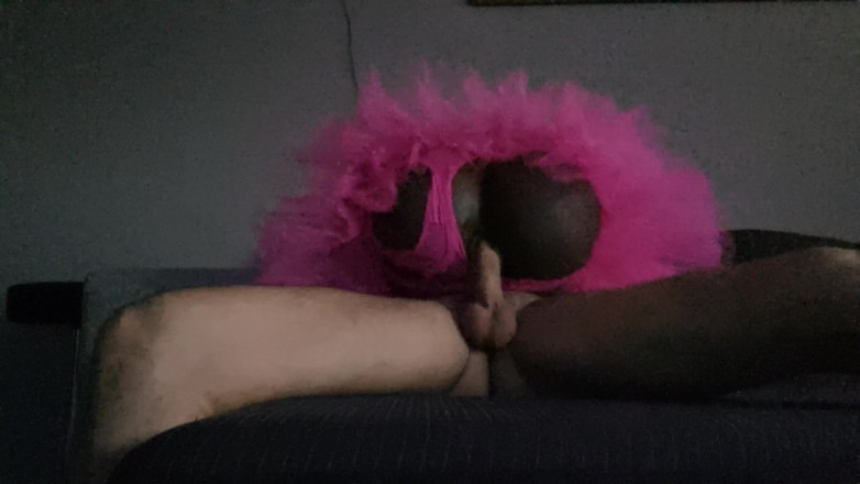 Naxy: Un cul sexy se fait baiser dans une jupe en...