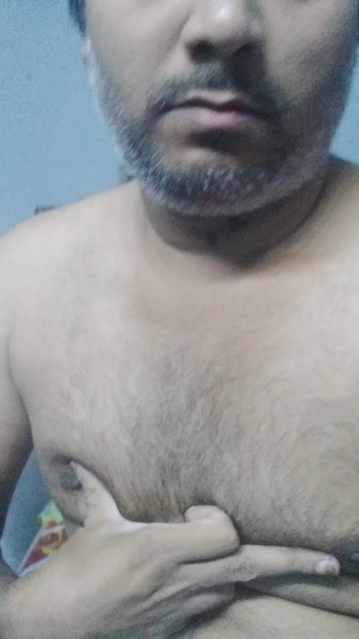 Nani Top: Cazzo completo .. gratis per la Tua figa ..