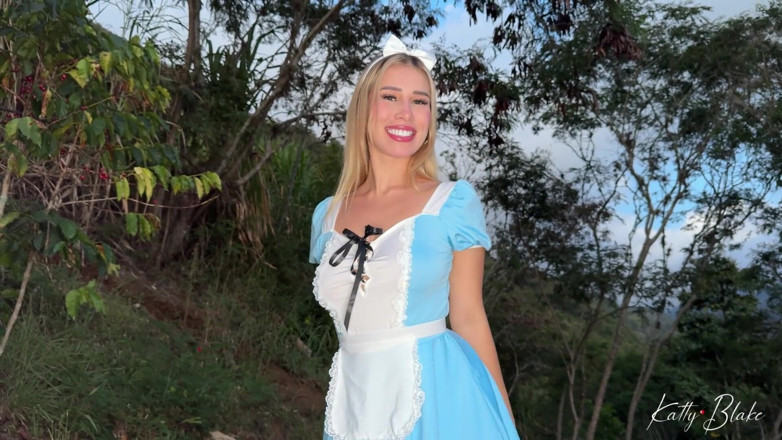 Katty Blake: Alice în tărâmul pulelor și laptelui