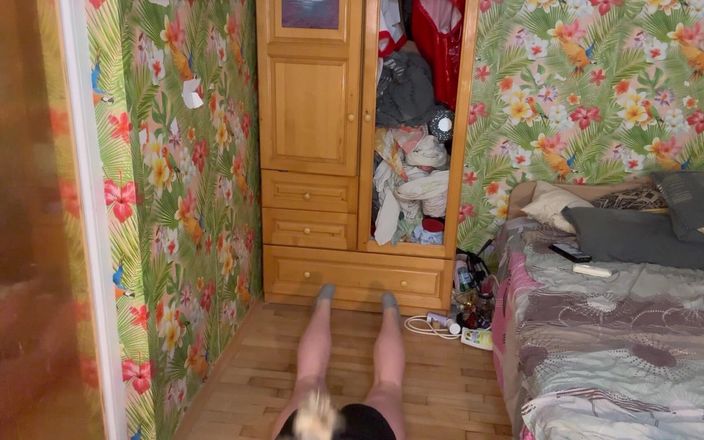 Putarankahotmilf: Une belle-mère s’entraîne et surprend son beau-fils se branle