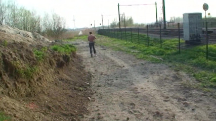 Mature Climax - 100% Mature Videos: Duża dojrzała brunetka w seksownym stroju rucha się na zewnątrz