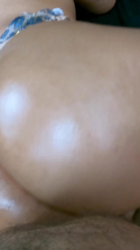 운 좋은 안마사 섹스 콜롬비아 유부녀 마사지 침대에서 큰 엉덩이 와이프