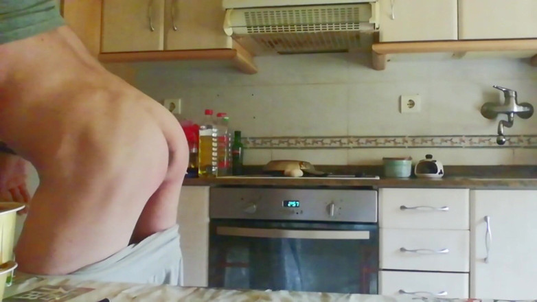 Culopeke: Guy Shows off His Sexy Body