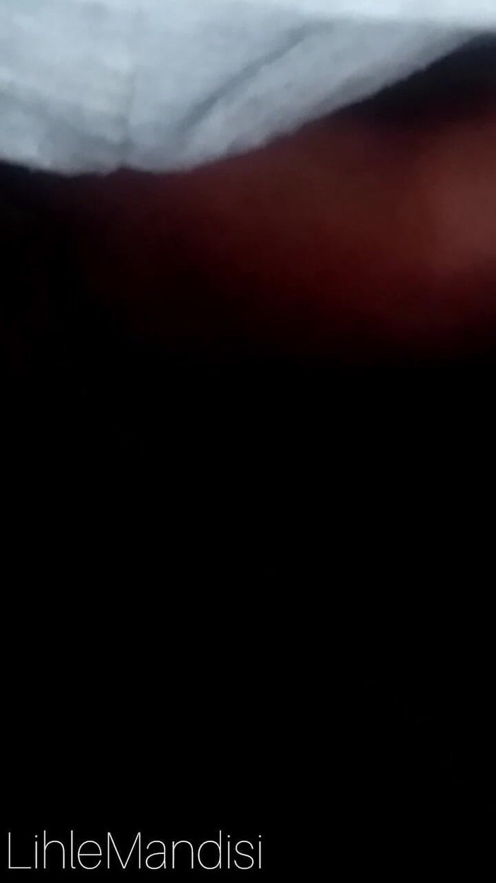 Lihlemandisi: Монструозний член соло дрочить, Ліхл Мандізі зробила це знову