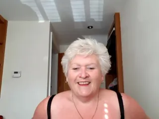 Uk Joolz: Talking session with Joolz 40