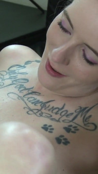 Baise rapide pour Melody Pleasure et le porno de Cheffie