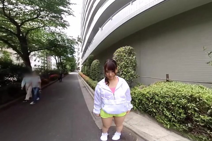 EAGLE-VR: 一个在慢跑应用程序上的女孩：她无法停止高潮！快乐并要求更多！1/3