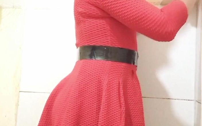 Carol videos shorts: Carol dengan gaun merah