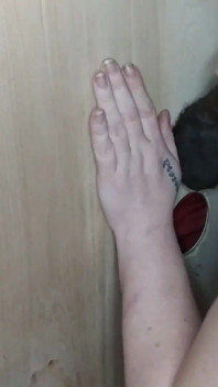 La gaura din zid - gloryhole interrasial și pe la spate