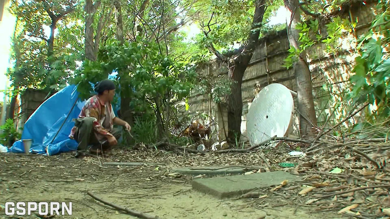 Go Sushi: 핫한 섹스와 핫한 질싸를 위해 남자를 돕는 시크한 일본 밀프