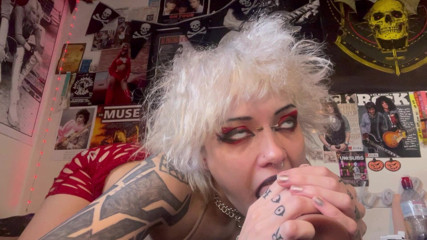Glitterqueen1999: Tiny Man Hides in Glitterqueen1999 S Mouth as She Sucks...