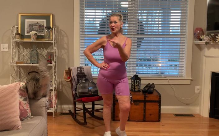 Danielle Dubonnet: Desnuda modelo gilf Dani D prueba (traje morado apretado, traje con...