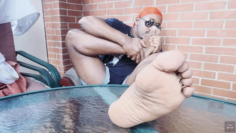 Soft Soleman: Toque e cheire minhas solas dos pés, depois do banho (2025)