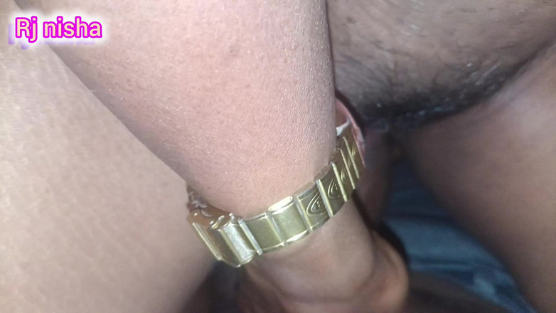 RJ NISHA: Rj Nisha, demi-sœur indienne, se fait baiser par la grosse...