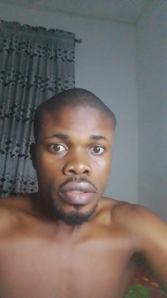DavidNaijabigdick: Sborro su tutto il mio corpo