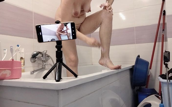 Amateur_MS: Latina sexy se afeita las piernas Peluda morena tetona culona
