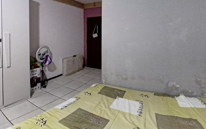 Kasallpimenta VR: शादीशुदा शरारती चूत के साथ कोच को भुगतान करती है